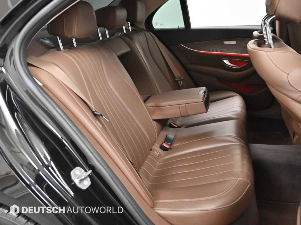 Mercedes Benz E class - Vista 12