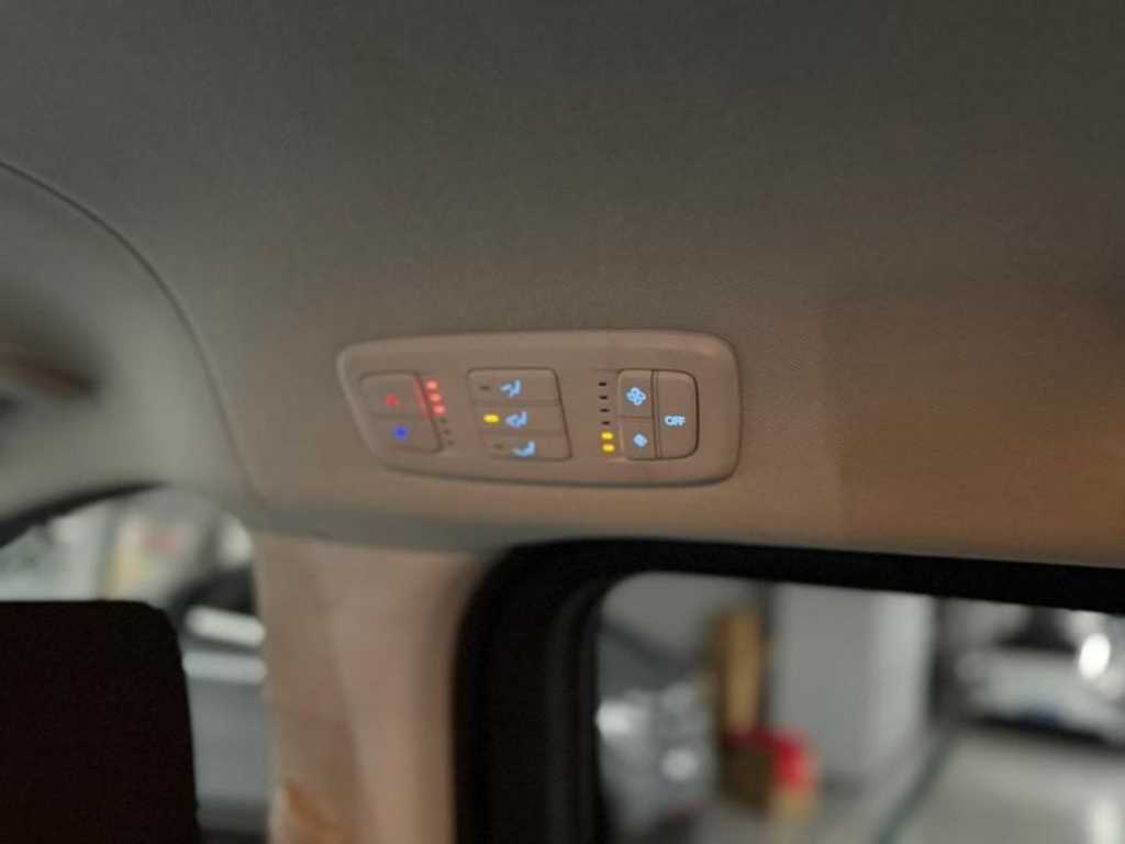 HYUNDAI Staria - Vista 12