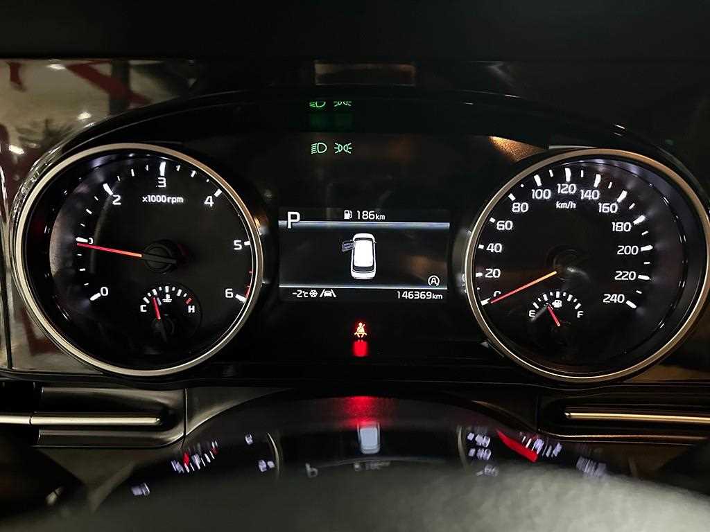 KIA Carnival - Vista 9