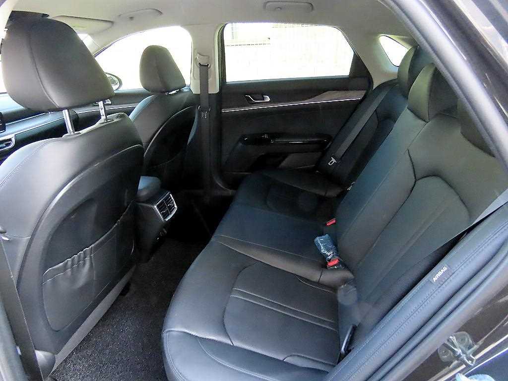 KIA K5 - Vista 6