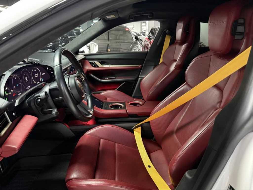 Porsche Taycan - Vista 8