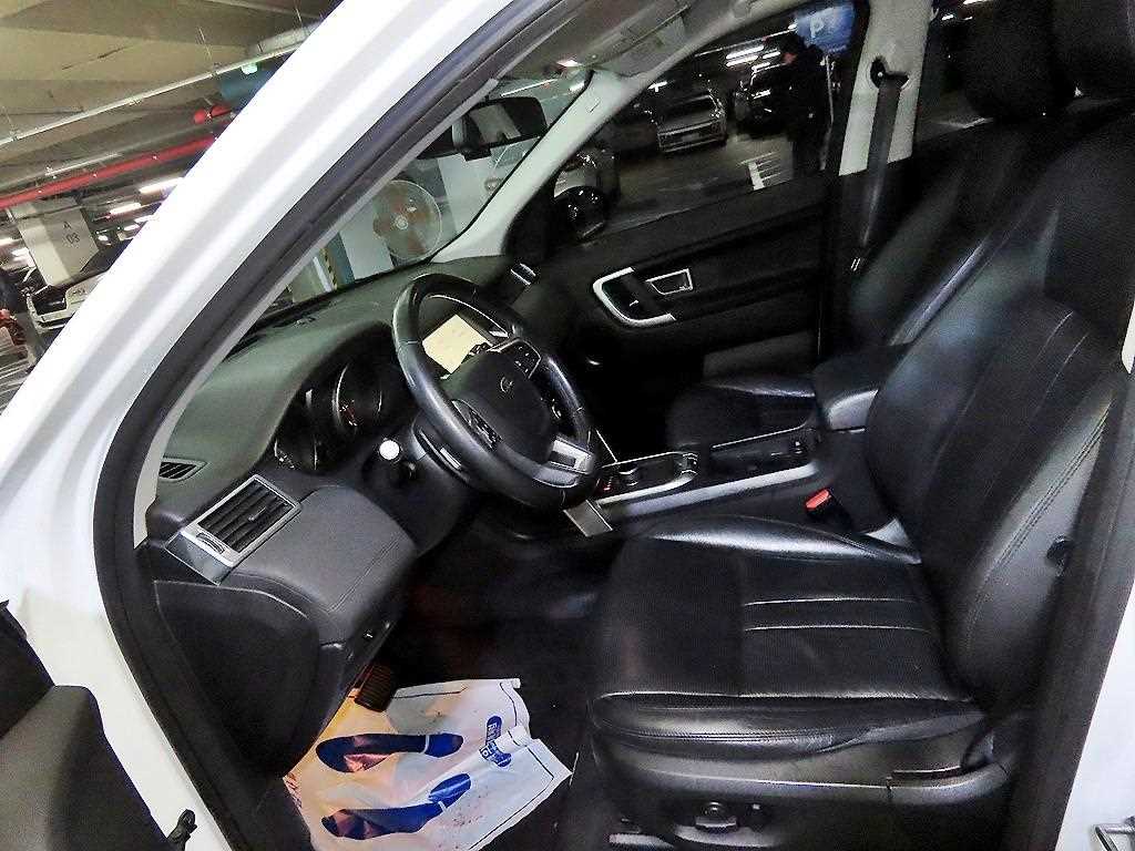 Land Rover Discovery Sports - Vista 6