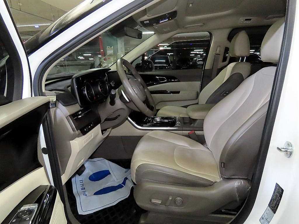 KIA Carnival - Vista 6