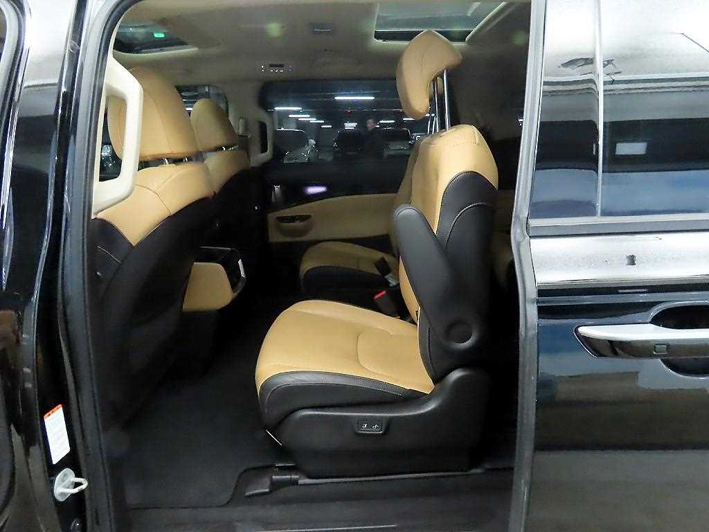 KIA Carnival - Vista 7