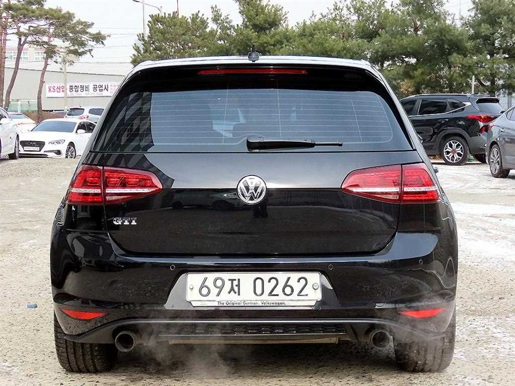 Volkswagen Golf - Vista 4