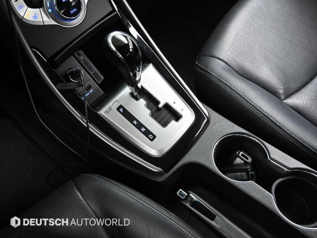 HYUNDAI Avante - Vista 9