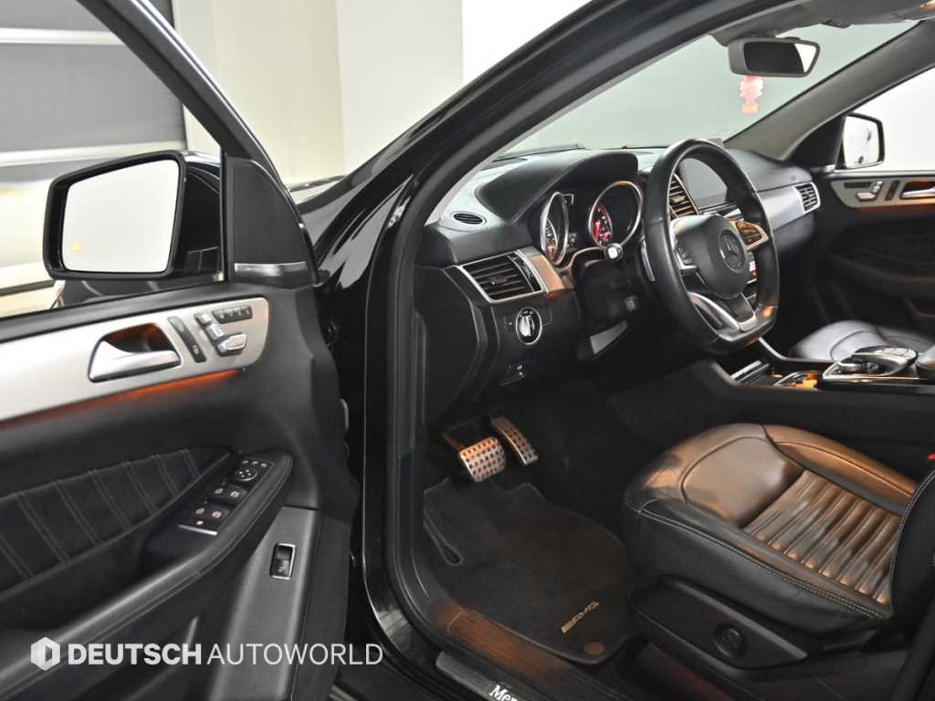 Mercedes Benz GLE Class - Vista 11