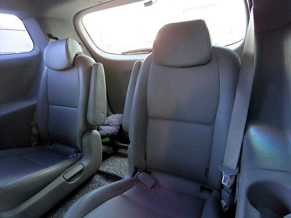 KIA Carnival - Vista 7