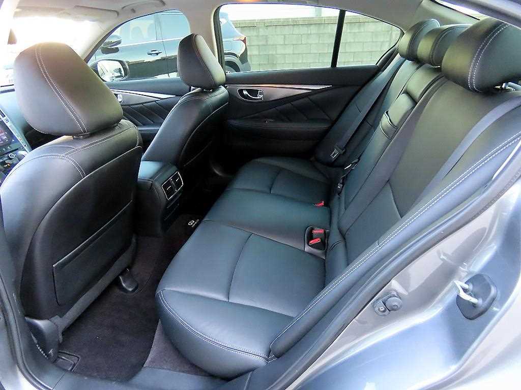 Infiniti Q - Vista 6