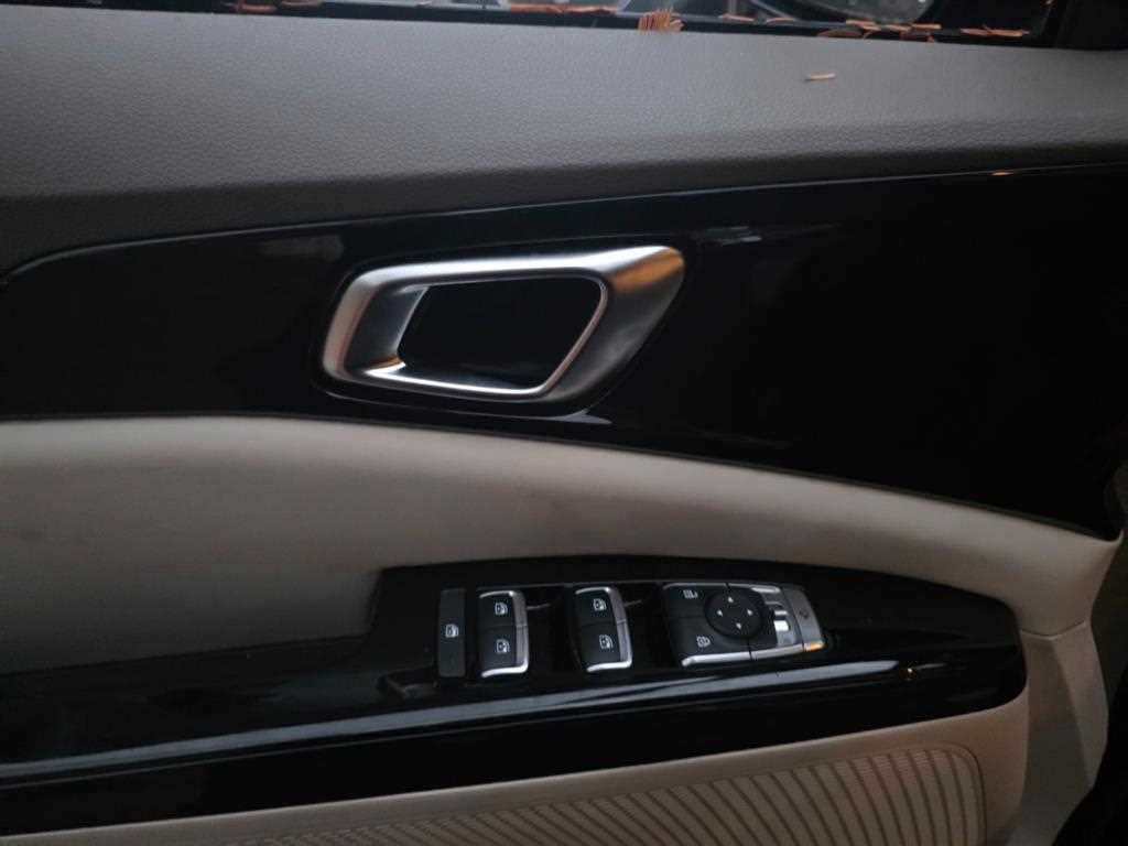 KIA Carnival - Vista 9