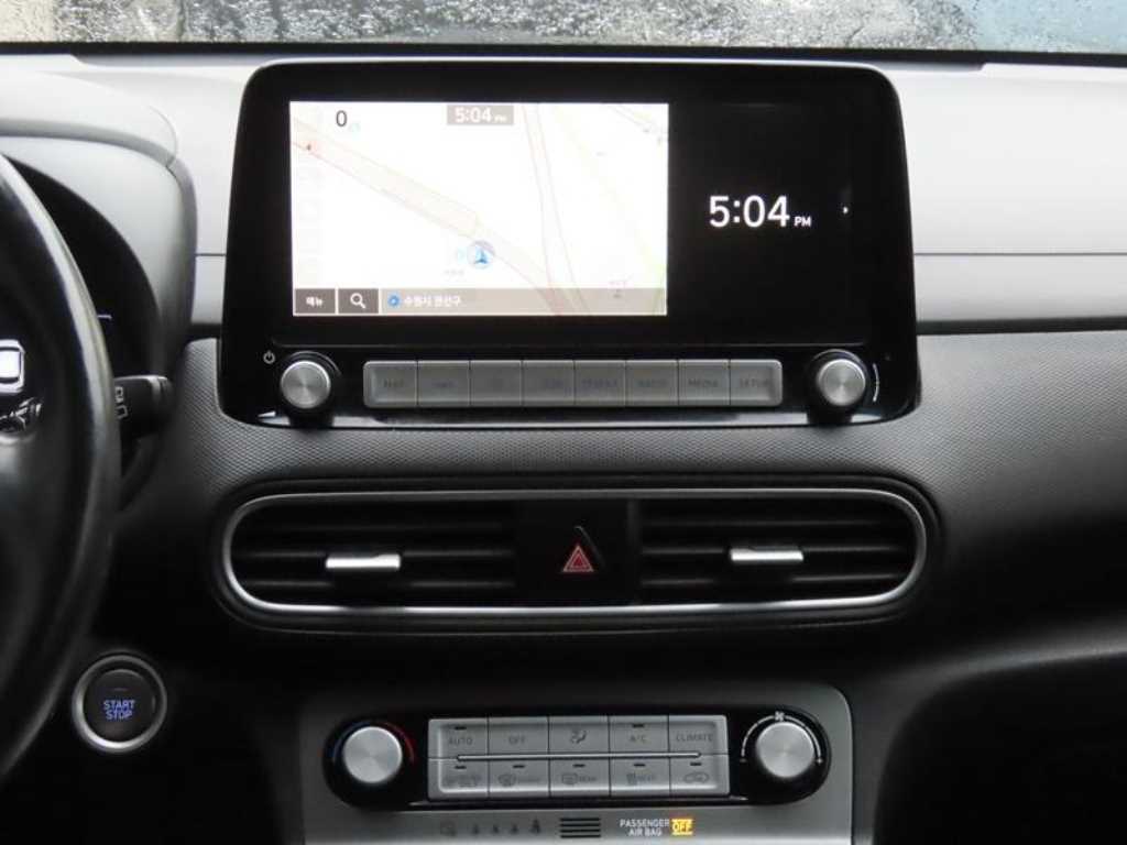 HYUNDAI Kona - Vista 10