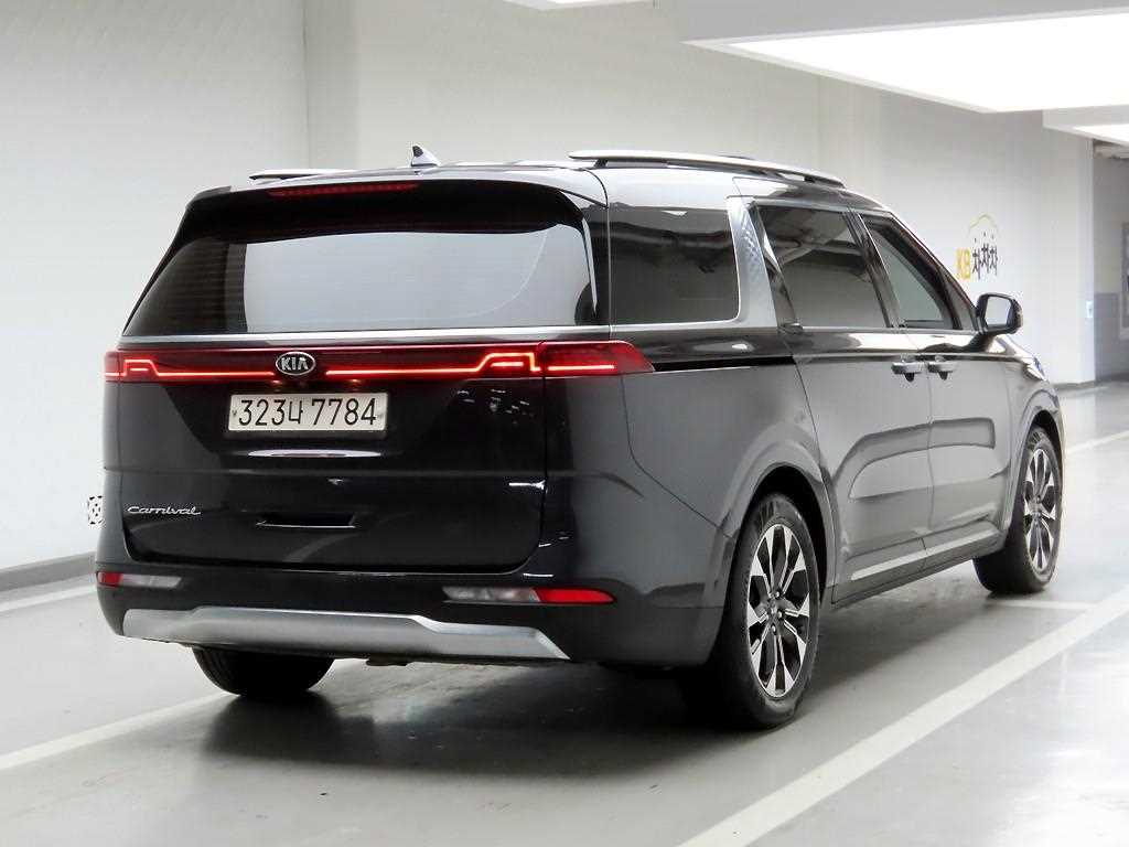 KIA Carnival - Vista 4