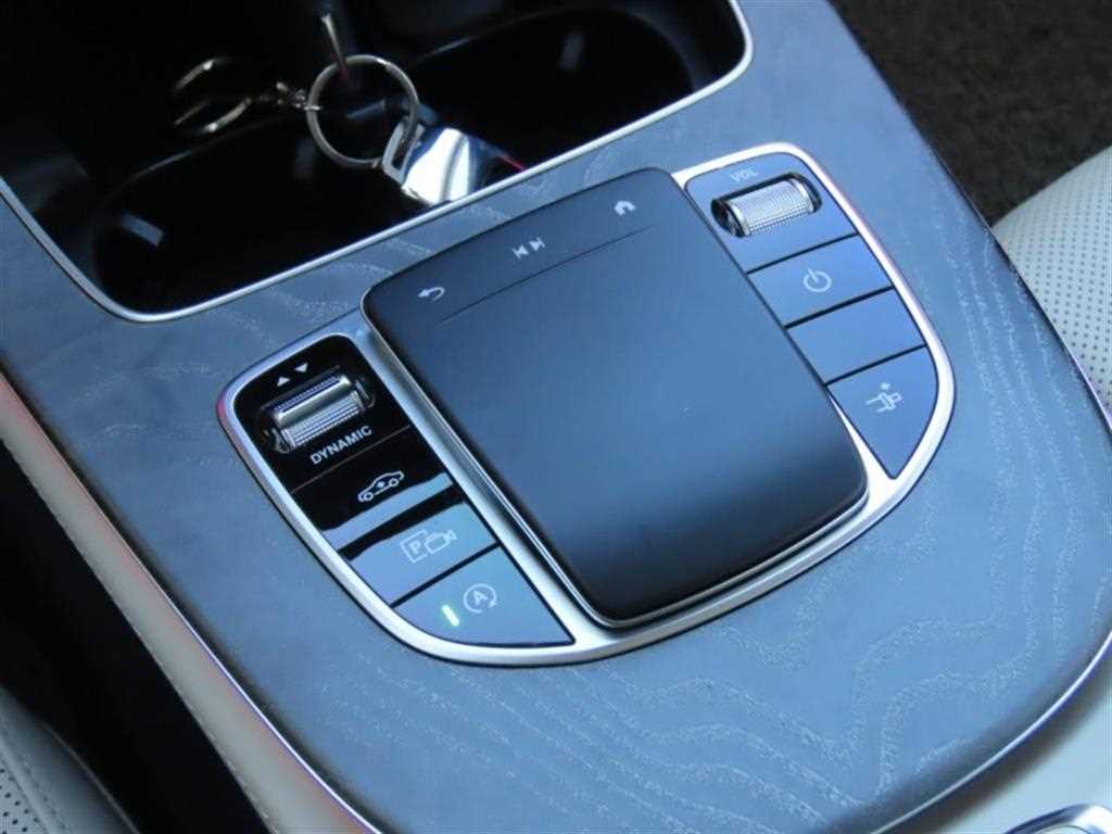 Mercedes Benz E class - Vista 7