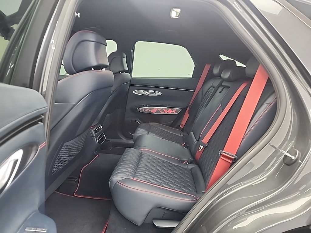 Genesis GV70 - Vista 12