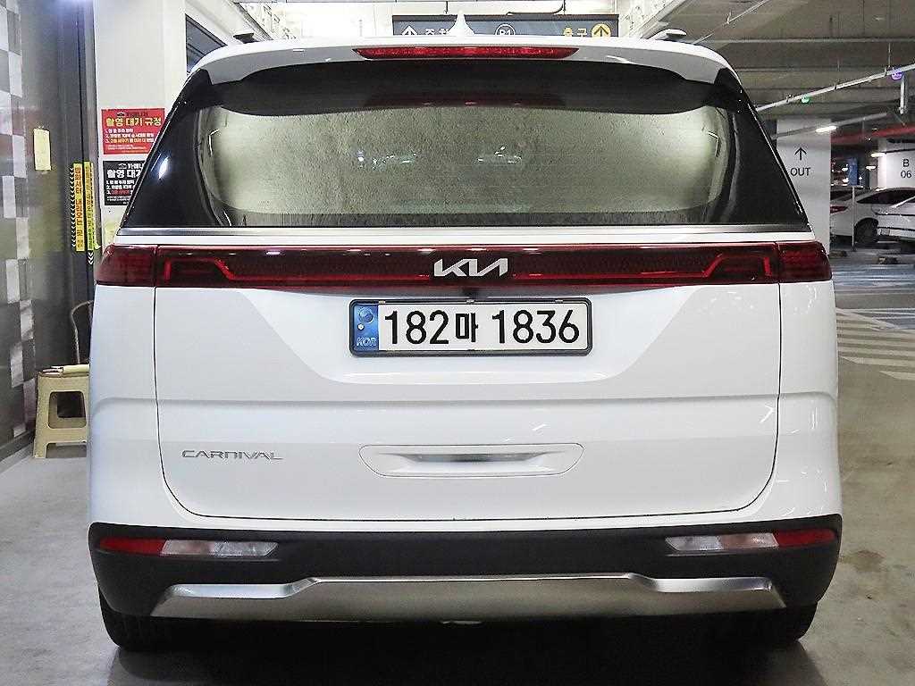 KIA Carnival - Vista 5