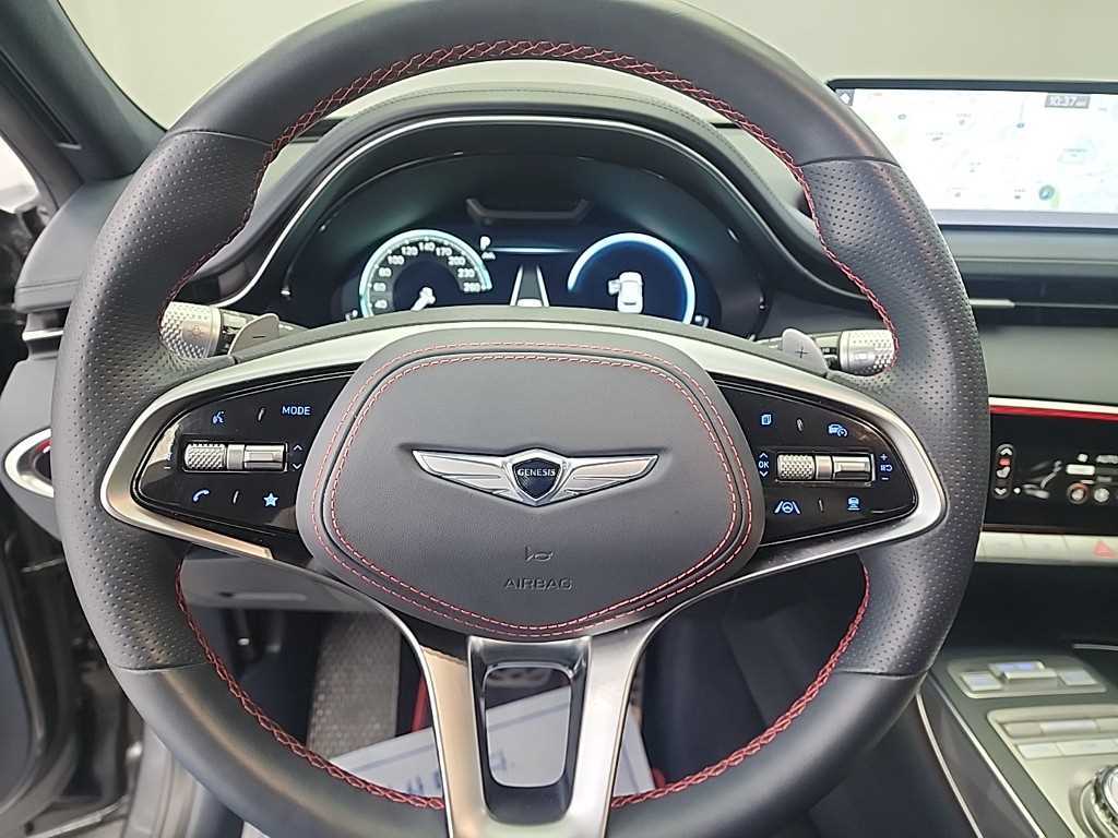 Genesis GV70 - Vista 9