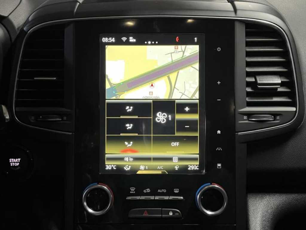 SAMSUNG QM6 - Vista 8