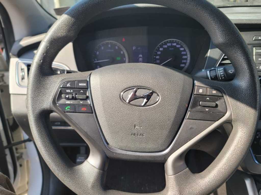 HYUNDAI Sonata - Vista 4