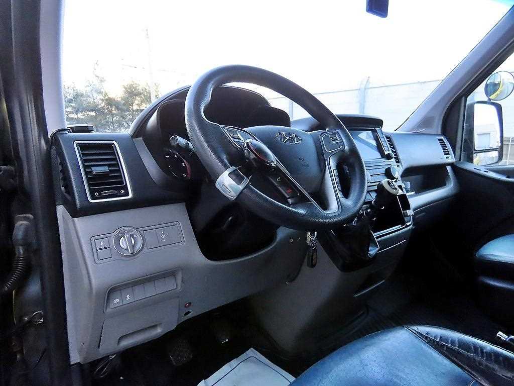 HYUNDAI Solati - Vista 8