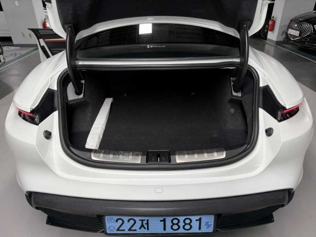 Porsche Taycan 2021 Blanco - Importación desde Corea - HF Imports Iquique - Foto 17