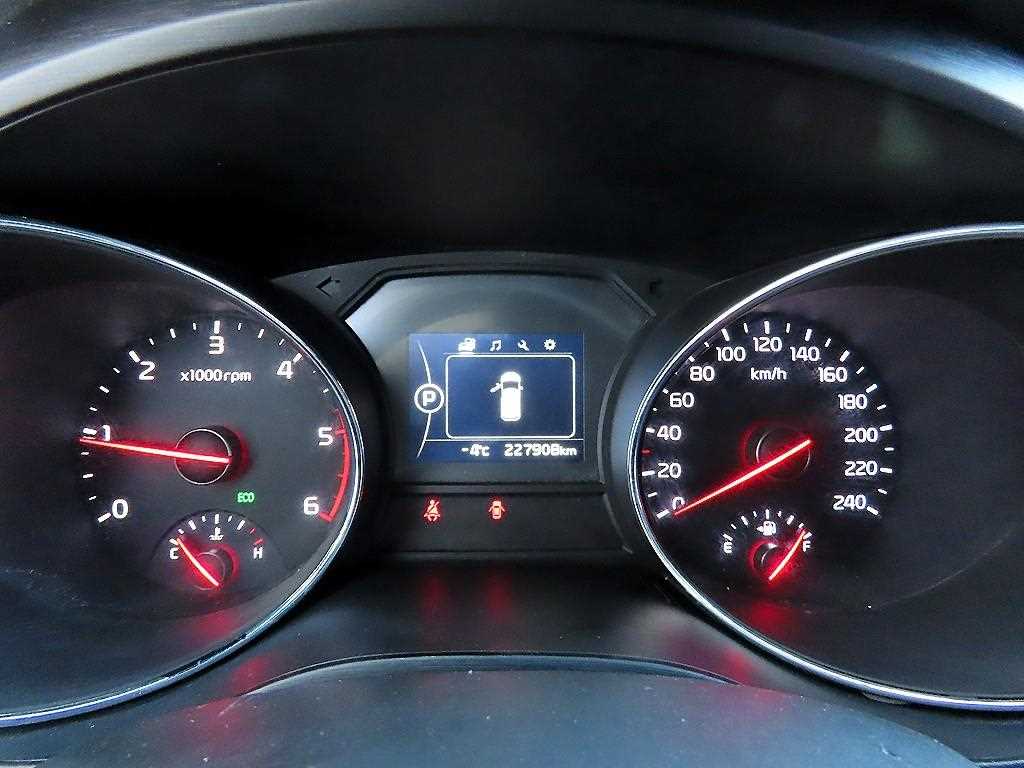 KIA Carnival - Vista 10