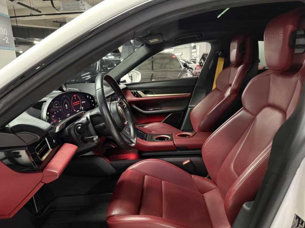 Porsche Taycan - Vista 9