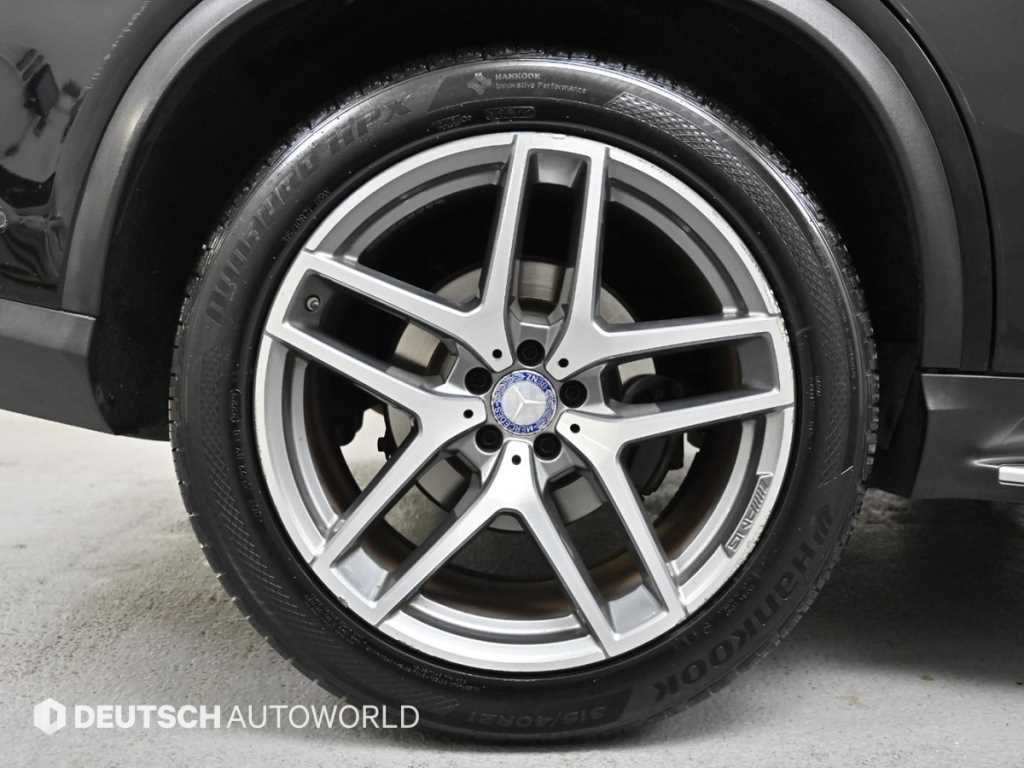 Mercedes Benz GLE Class - Vista 5