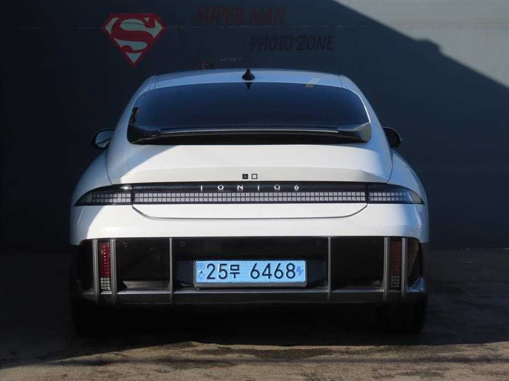 HYUNDAI Ioniq 6 - Vista 4