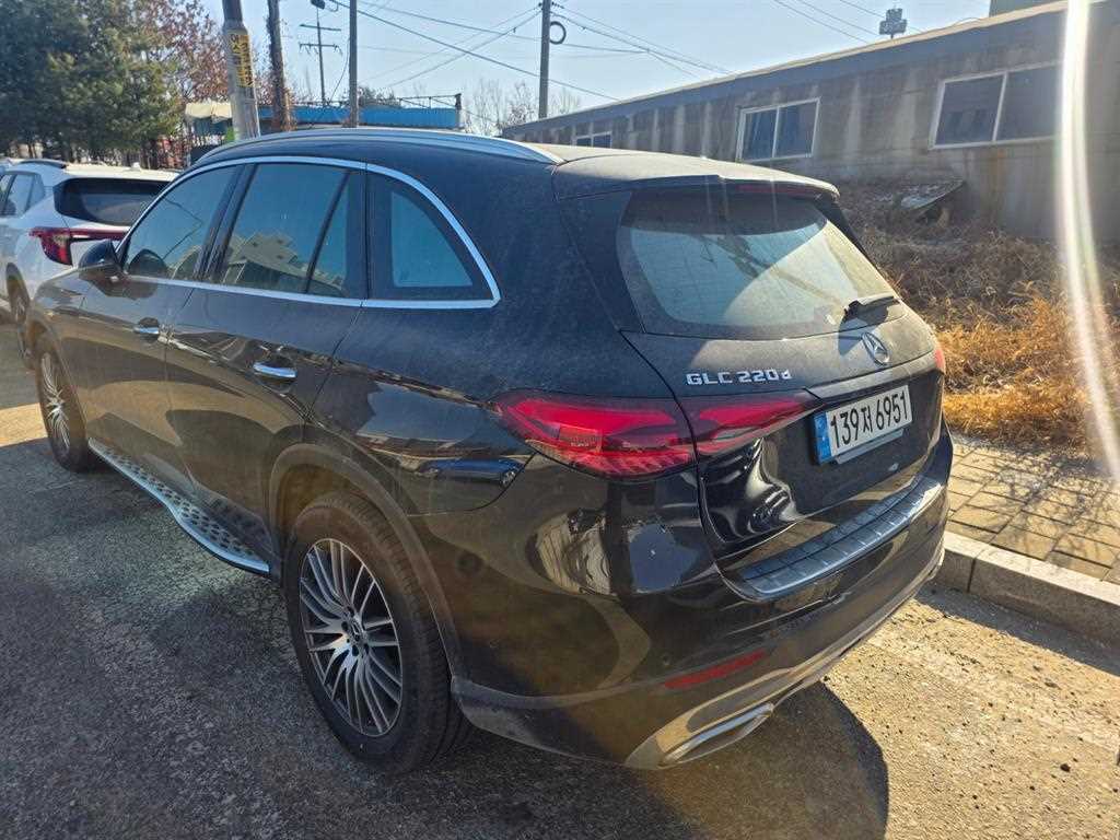 Mercedes Benz GLC Class - Vista 5