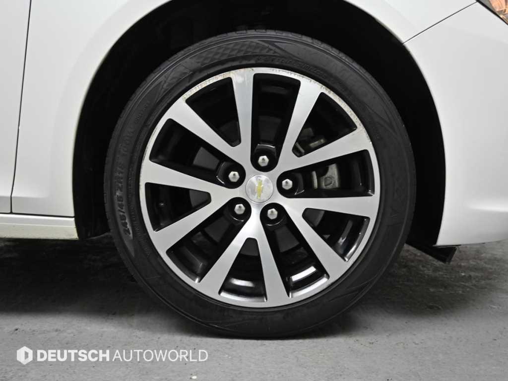 Chevrolet Malibu - Vista 5