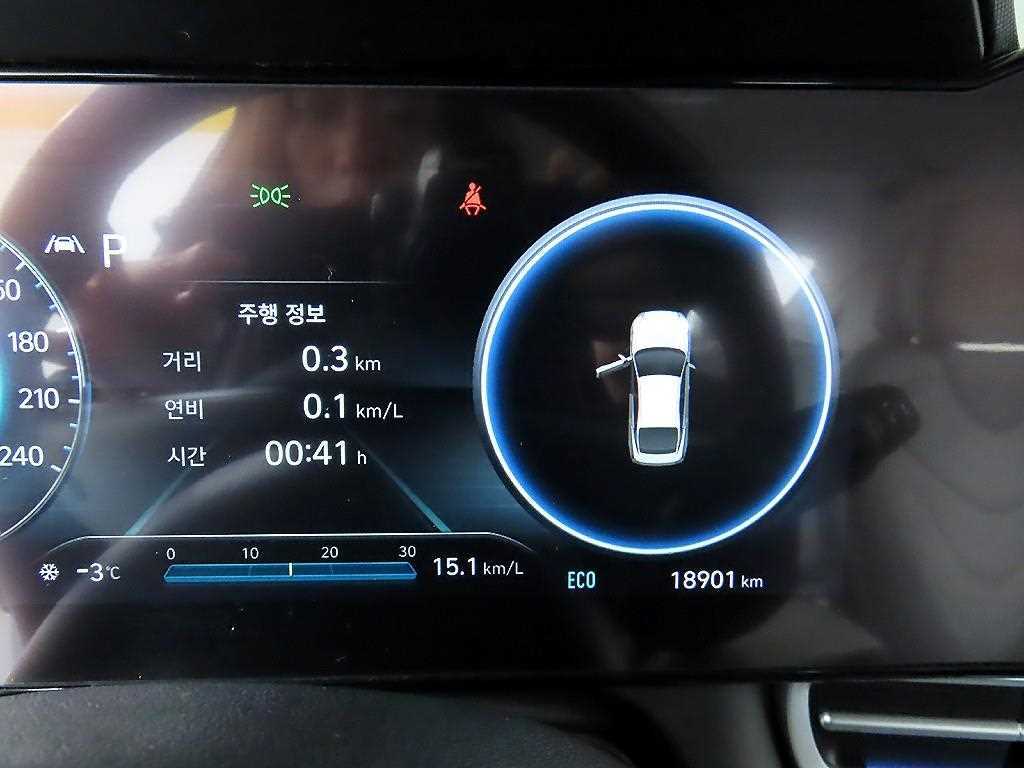 HYUNDAI Avante - Vista 8