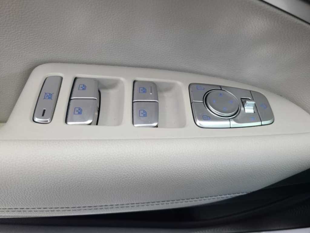 Genesis G70 2023 Blanco - Importación desde Corea - HF Imports Iquique - Foto 15