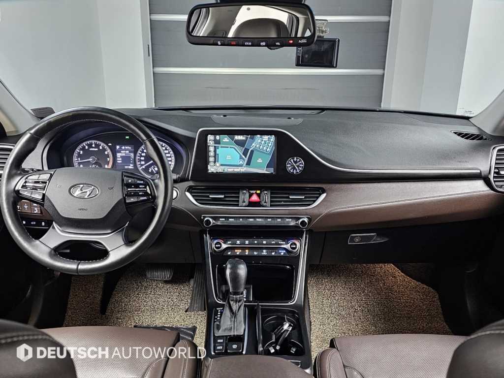 HYUNDAI Grandeur - Vista 7