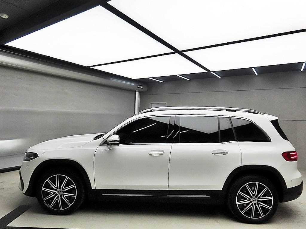 Mercedes Benz EQB - Vista 4