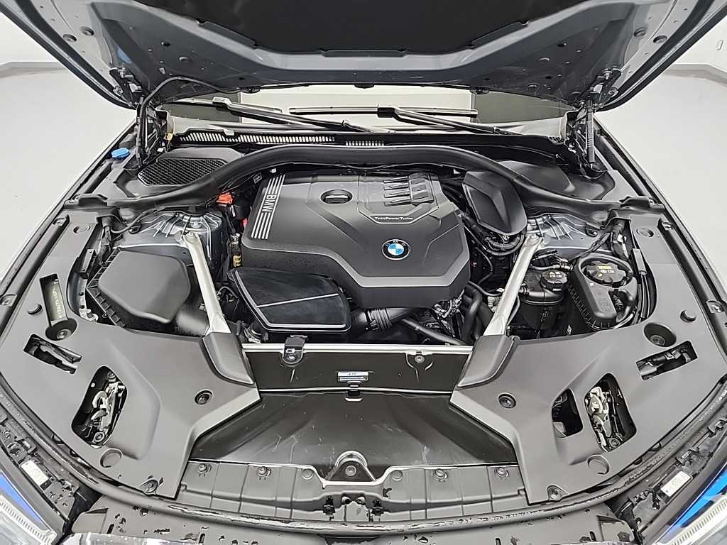 BMW 5 Series - Vista 5