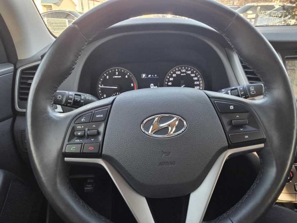 HYUNDAI Tucson - Vista 7