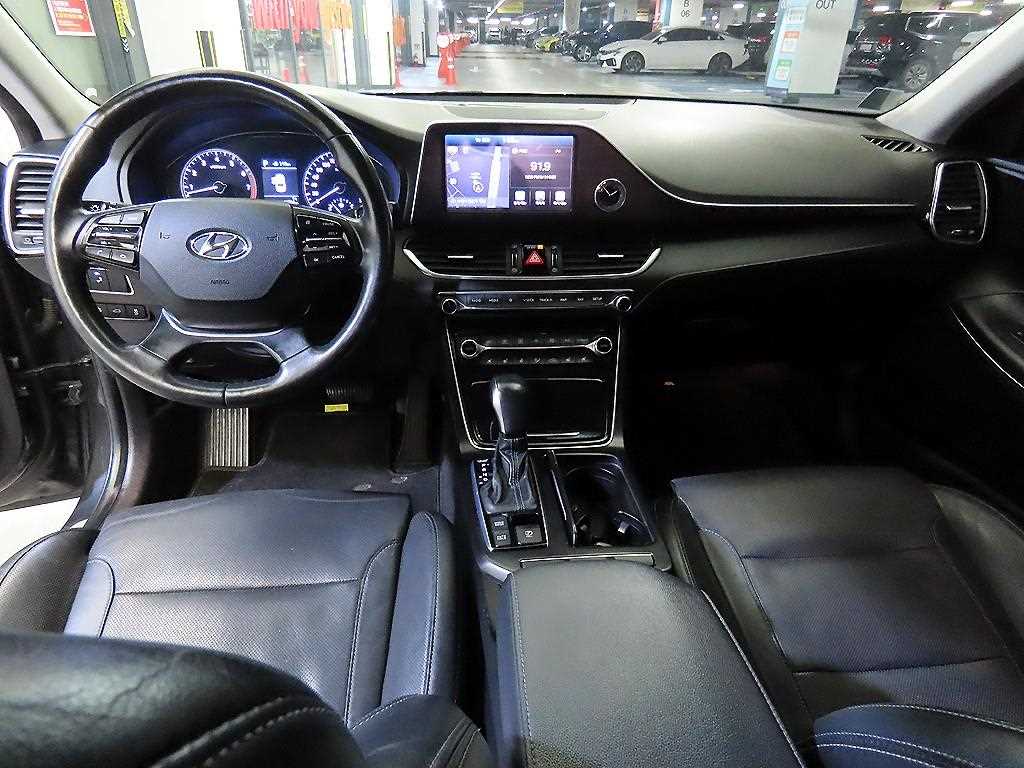 HYUNDAI Grandeur - Vista 10