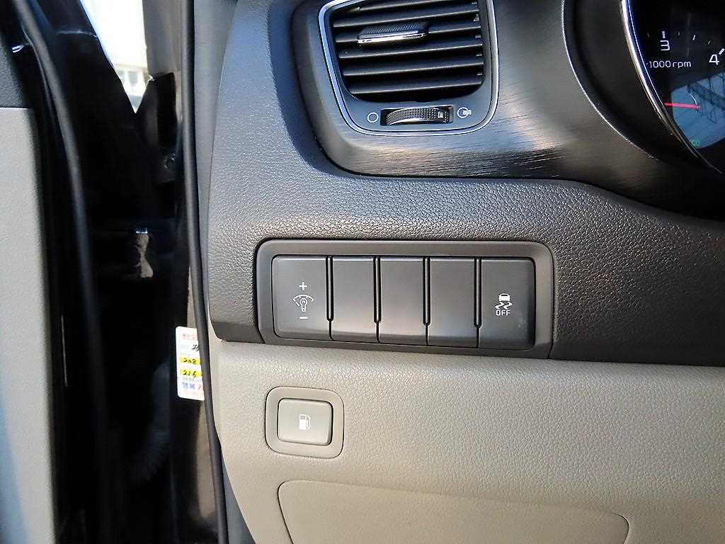 KIA Carnival 2017 - Importación desde Corea - HF Imports Iquique - Foto 13