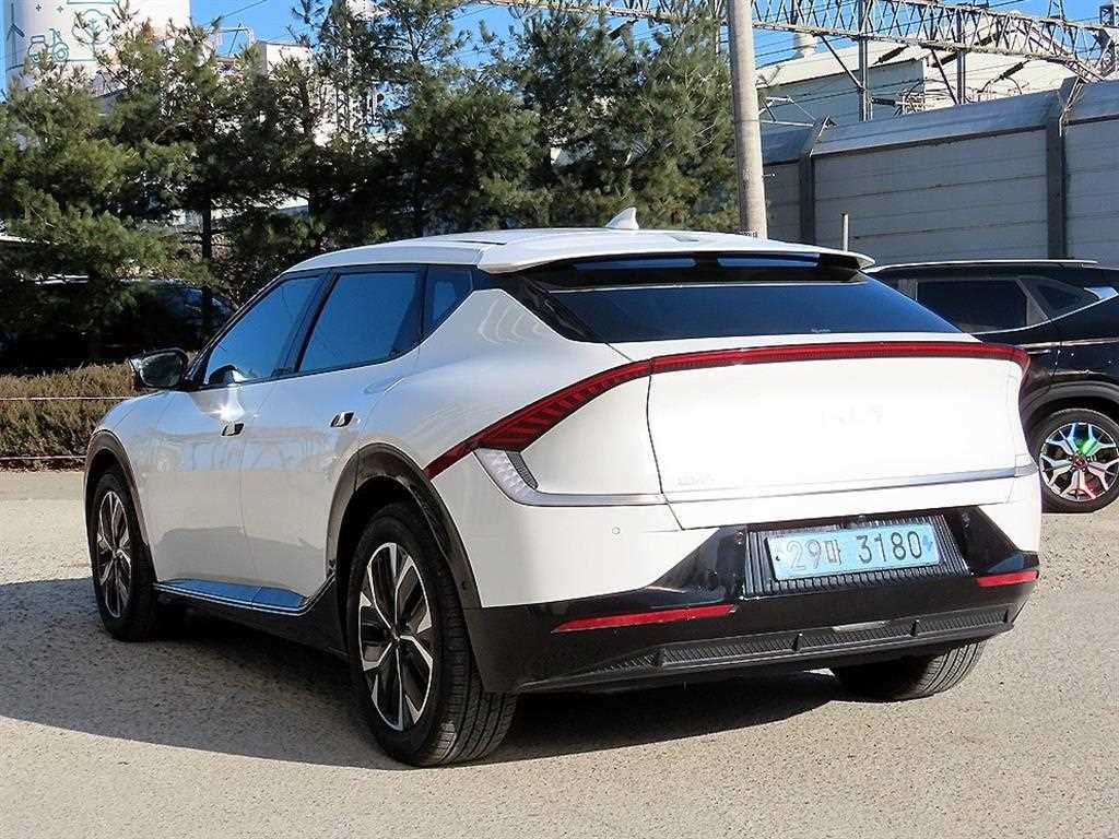 KIA EV6 - Vista 4