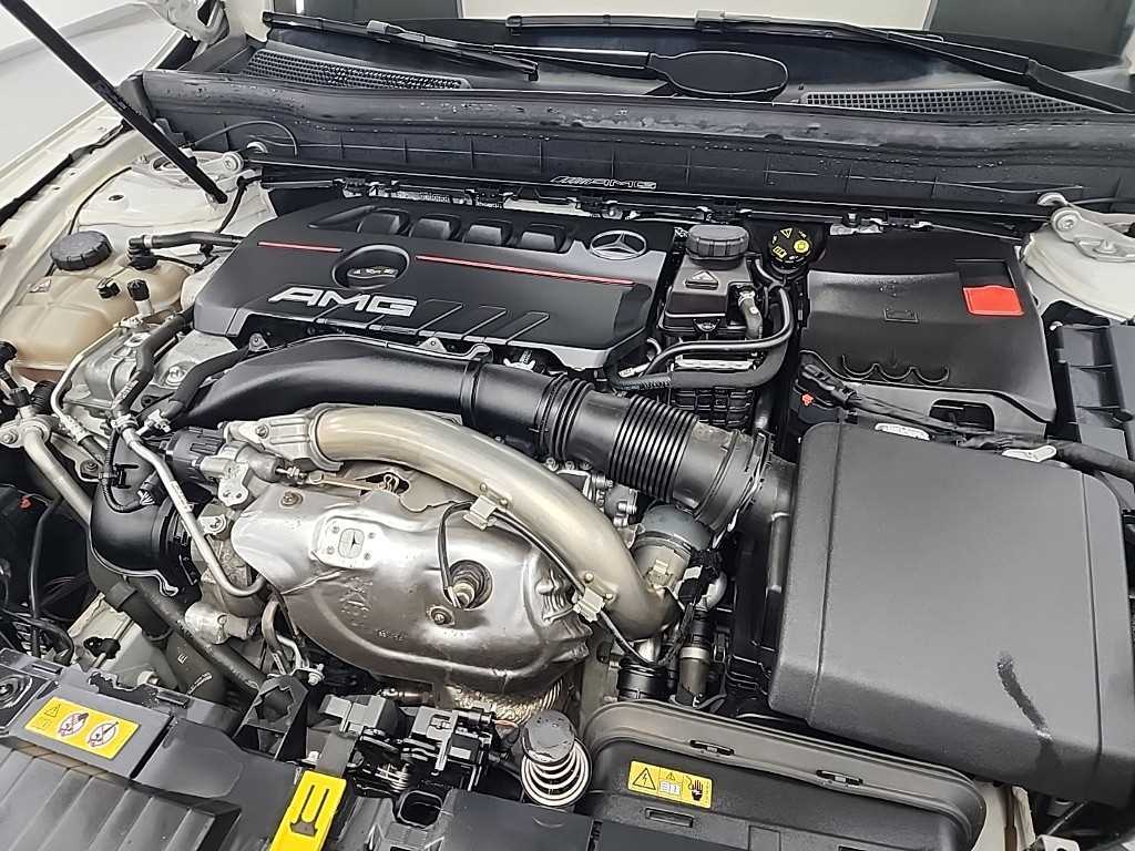 Mercedes Benz GLB Class - Vista 5