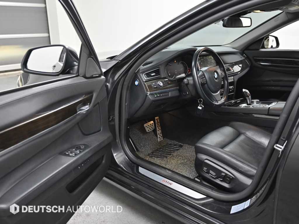 BMW 7 Series - Vista 11
