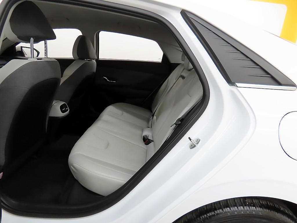 HYUNDAI Avante - Vista 6