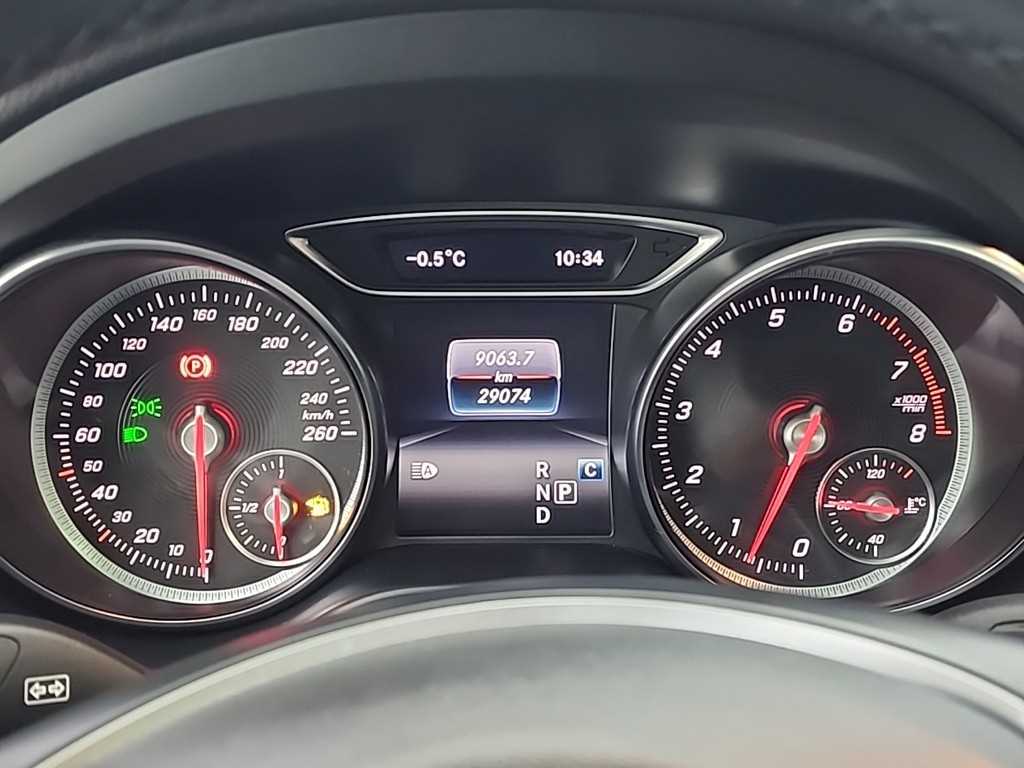 Mercedes Benz GLA Class - Vista 6