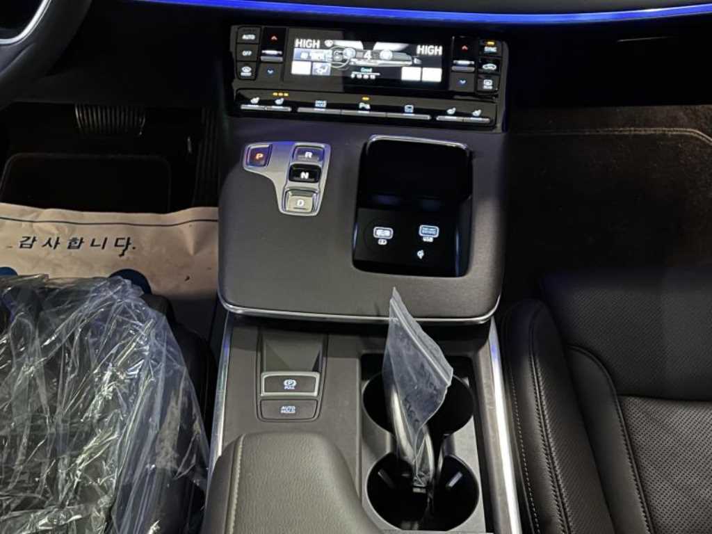 HYUNDAI Grandeur - Vista 10