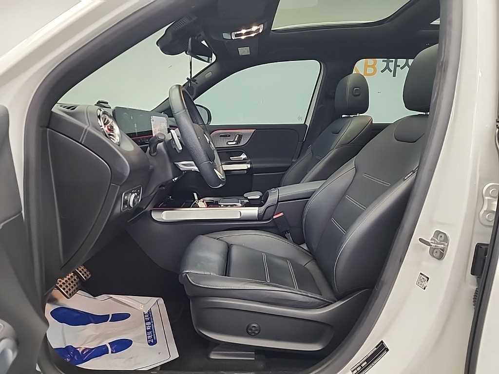 Mercedes Benz EQB - Vista 11