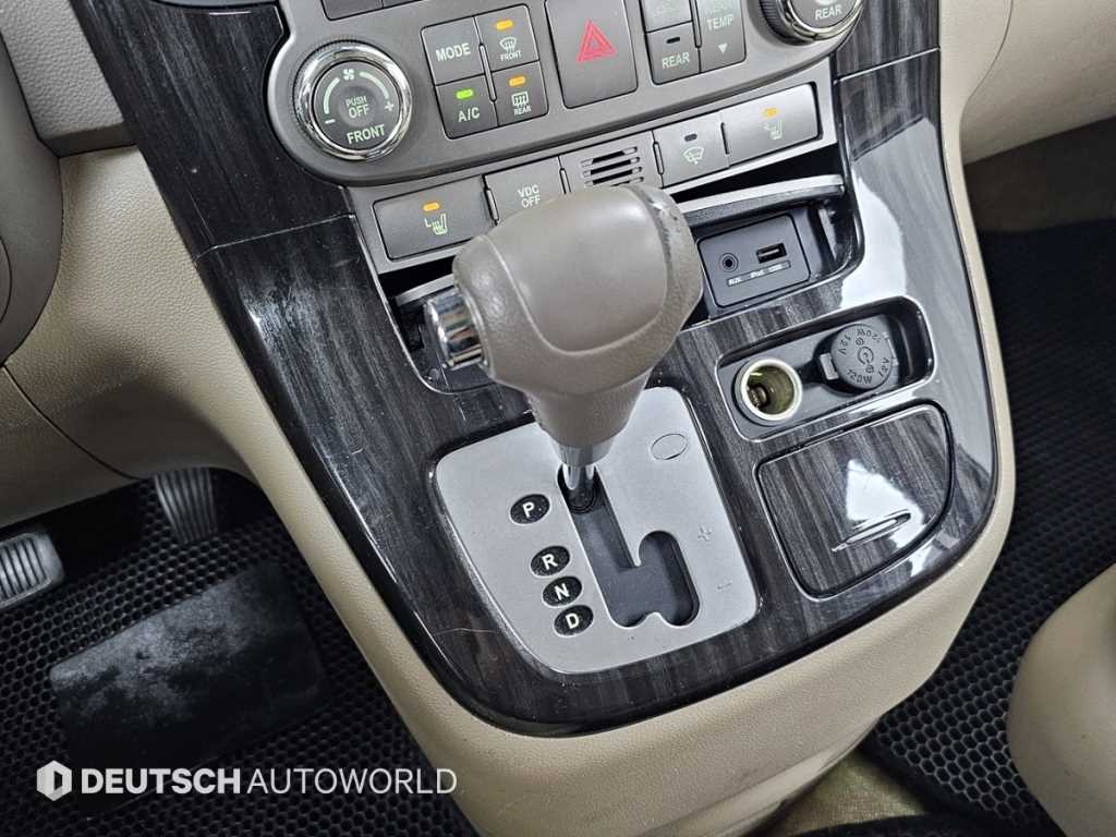 KIA Carnival - Vista 9