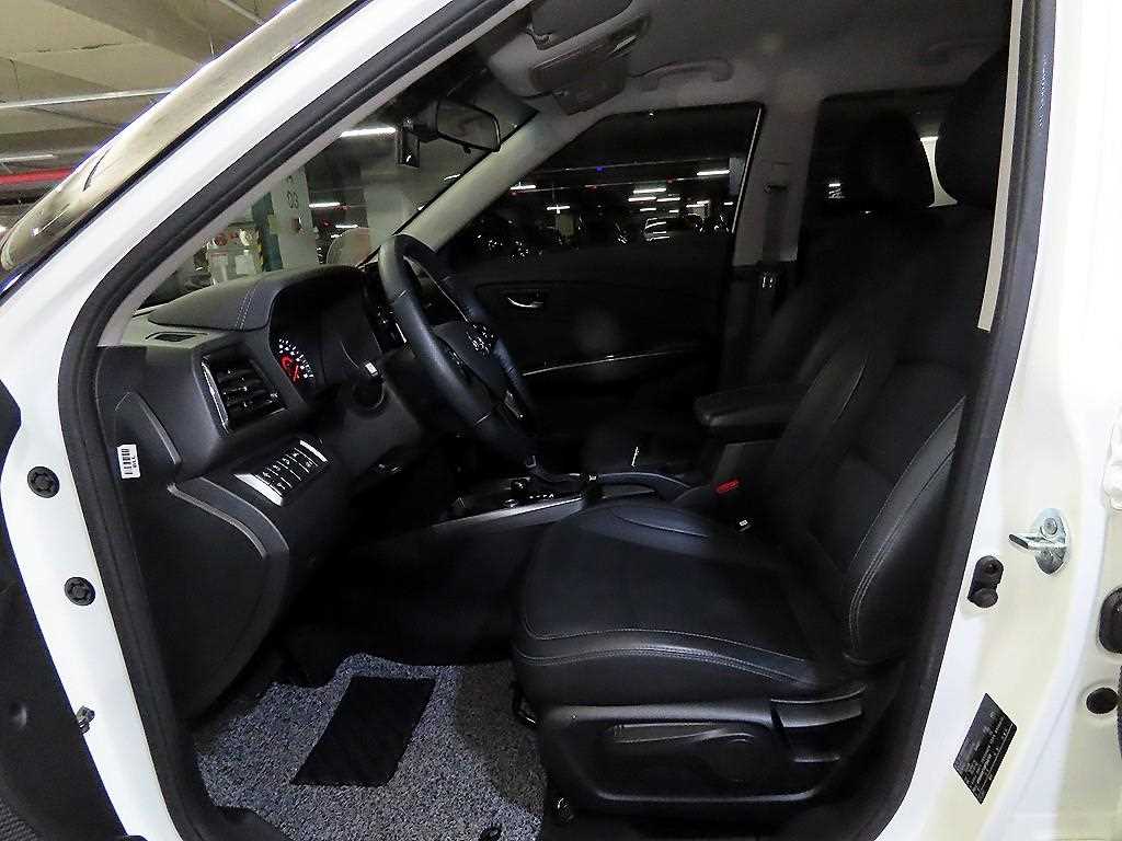 Ssangyong Tivoli - Vista 6