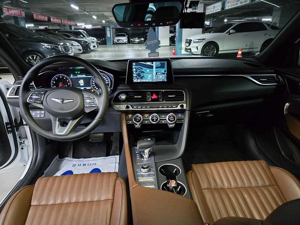 Genesis G70 - Vista 9