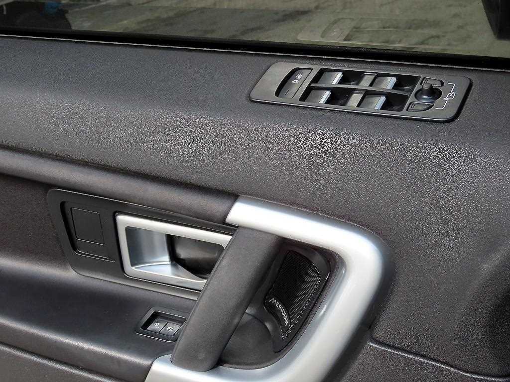 Land Rover Discovery Sports - Vista 11