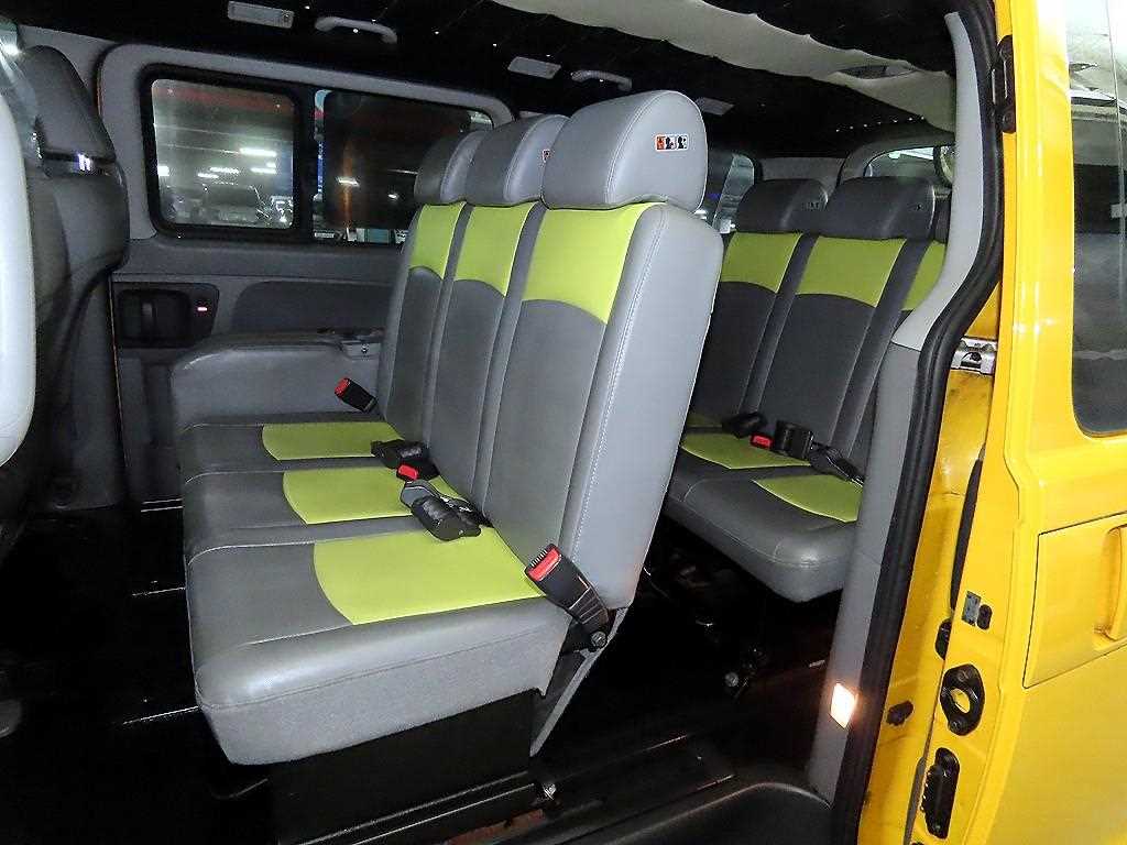 HYUNDAI Starex - Vista 7